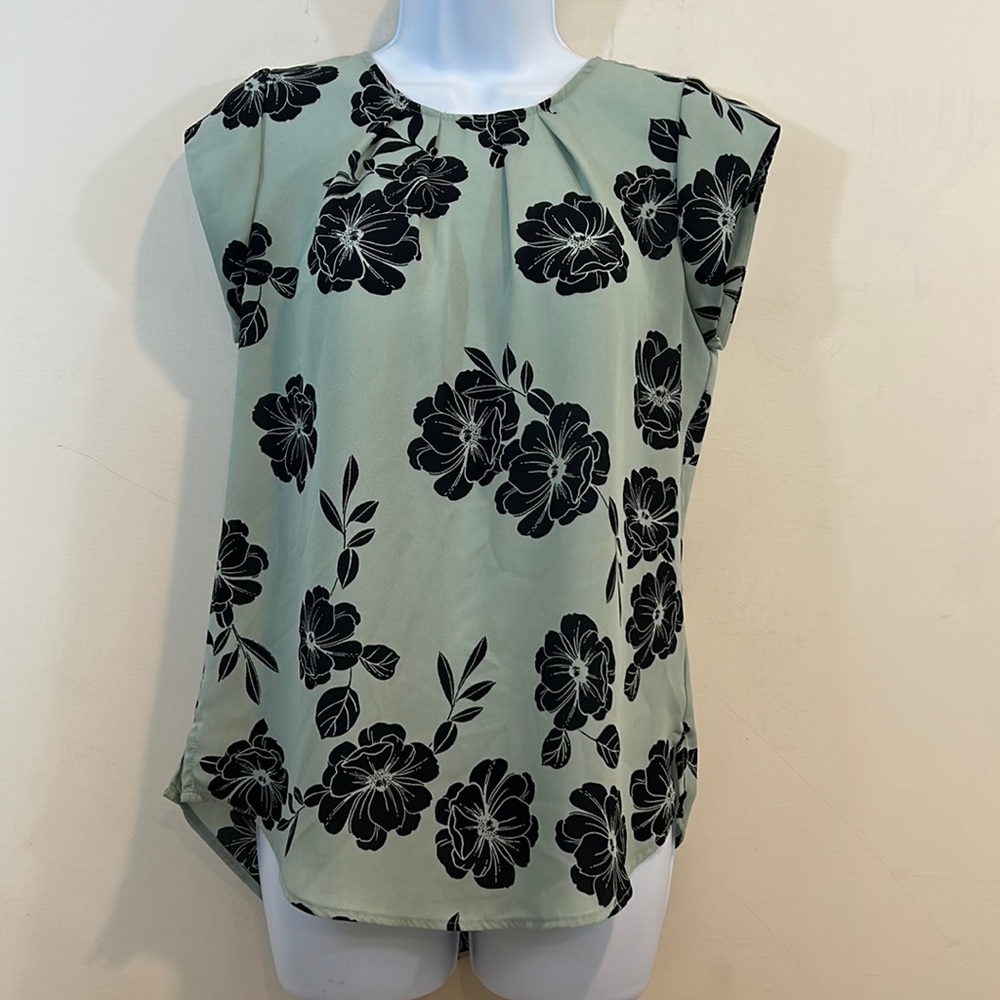 Floral Cap Sleeve Blouse in Sage Green
